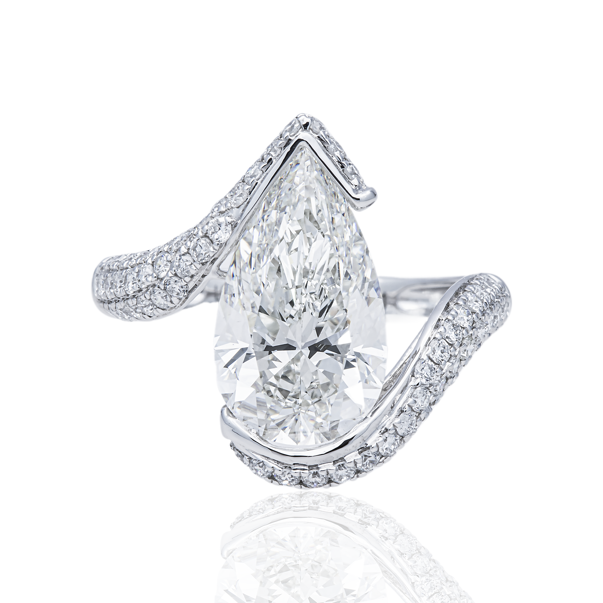 18K GOLD PEAR SHAPE PAVE DIAMOND ENGAGEMENT RING 4.72 CTW