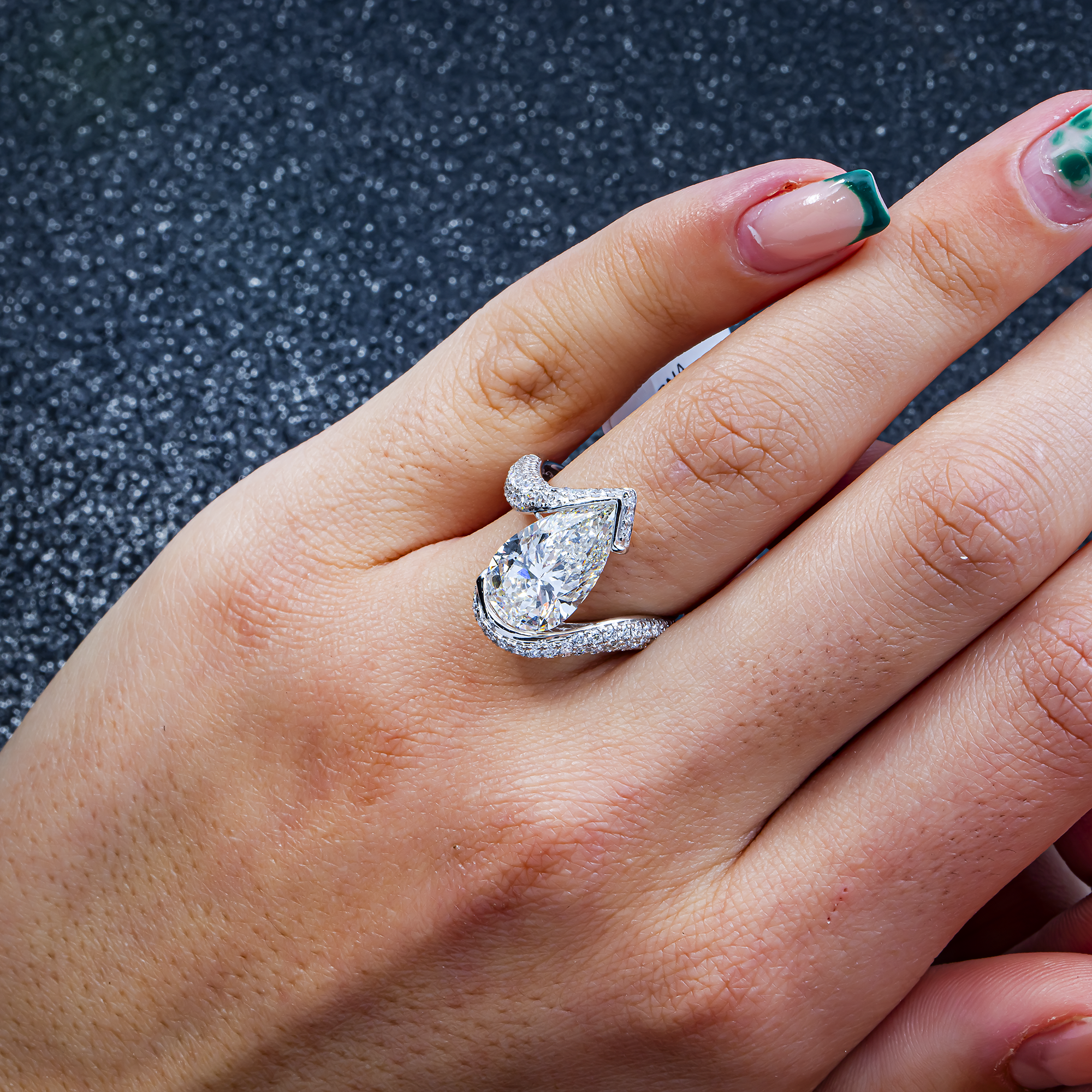 18K GOLD PEAR SHAPE PAVE DIAMOND ENGAGEMENT RING 4.72 CTW