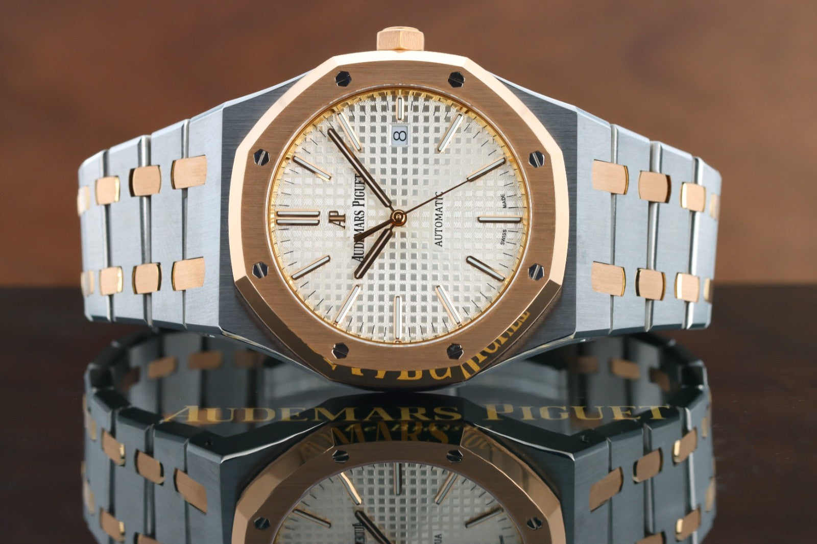AP ROYAL OAK 41MM AUTOMATIC SILVER DIAL TWO TONE 15400SR