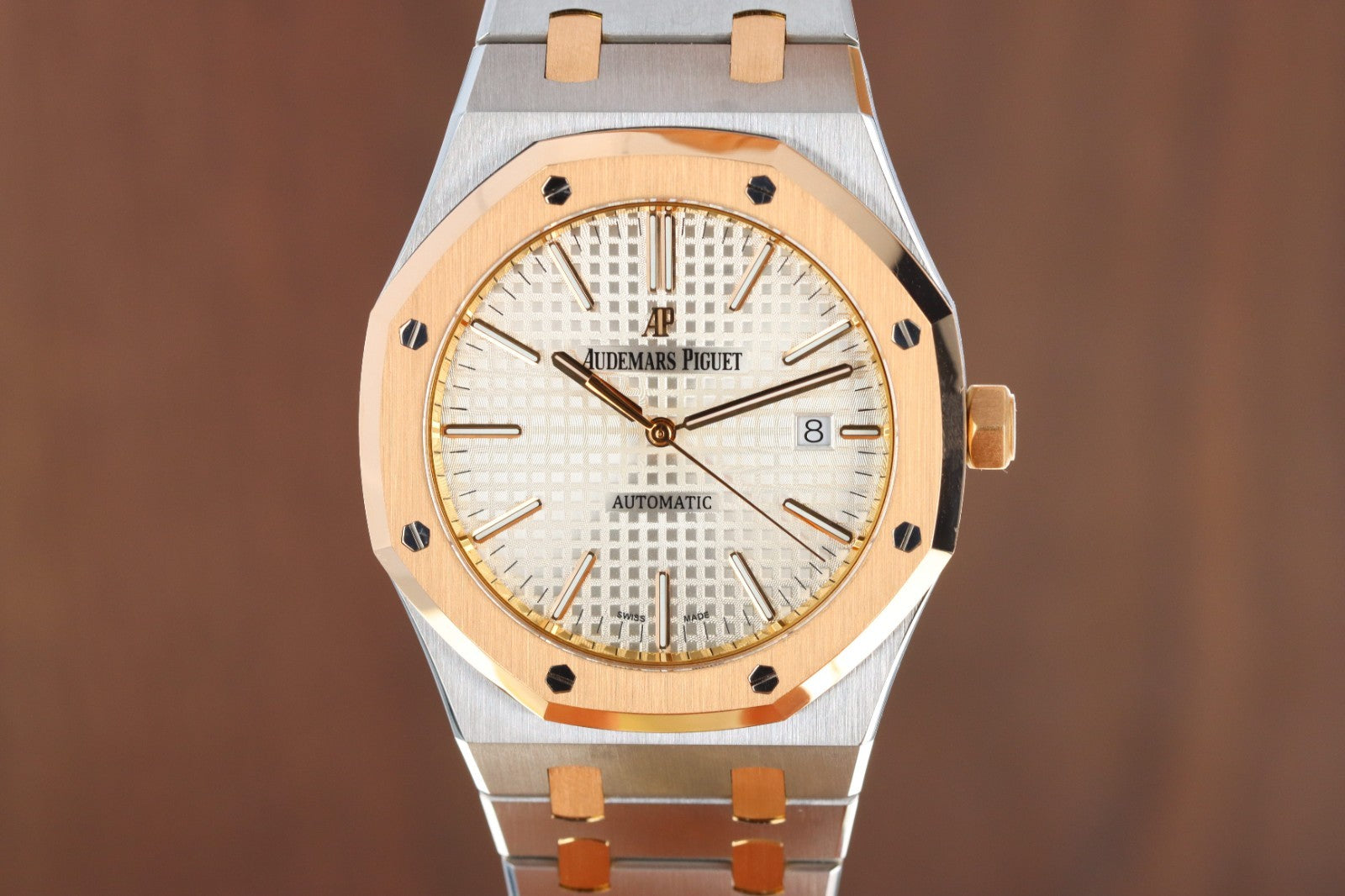 AP ROYAL OAK 41MM AUTOMATIC SILVER DIAL TWO TONE 15400SR